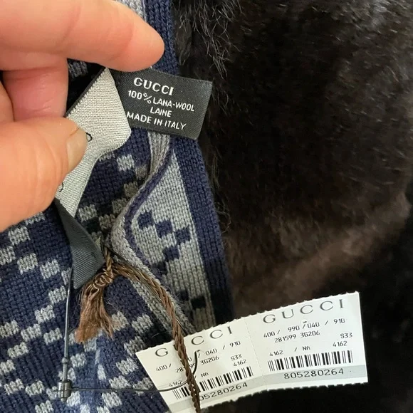NEW! Gucci Navy and Gray Diamond Script Logo Wool Scarf - Picture 4 of 6